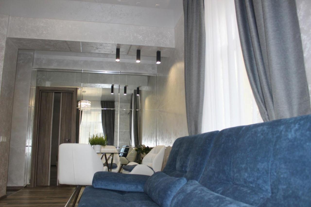 New Luxury Apartment In The Center On Konstitution Square Charkiv Exteriör bild