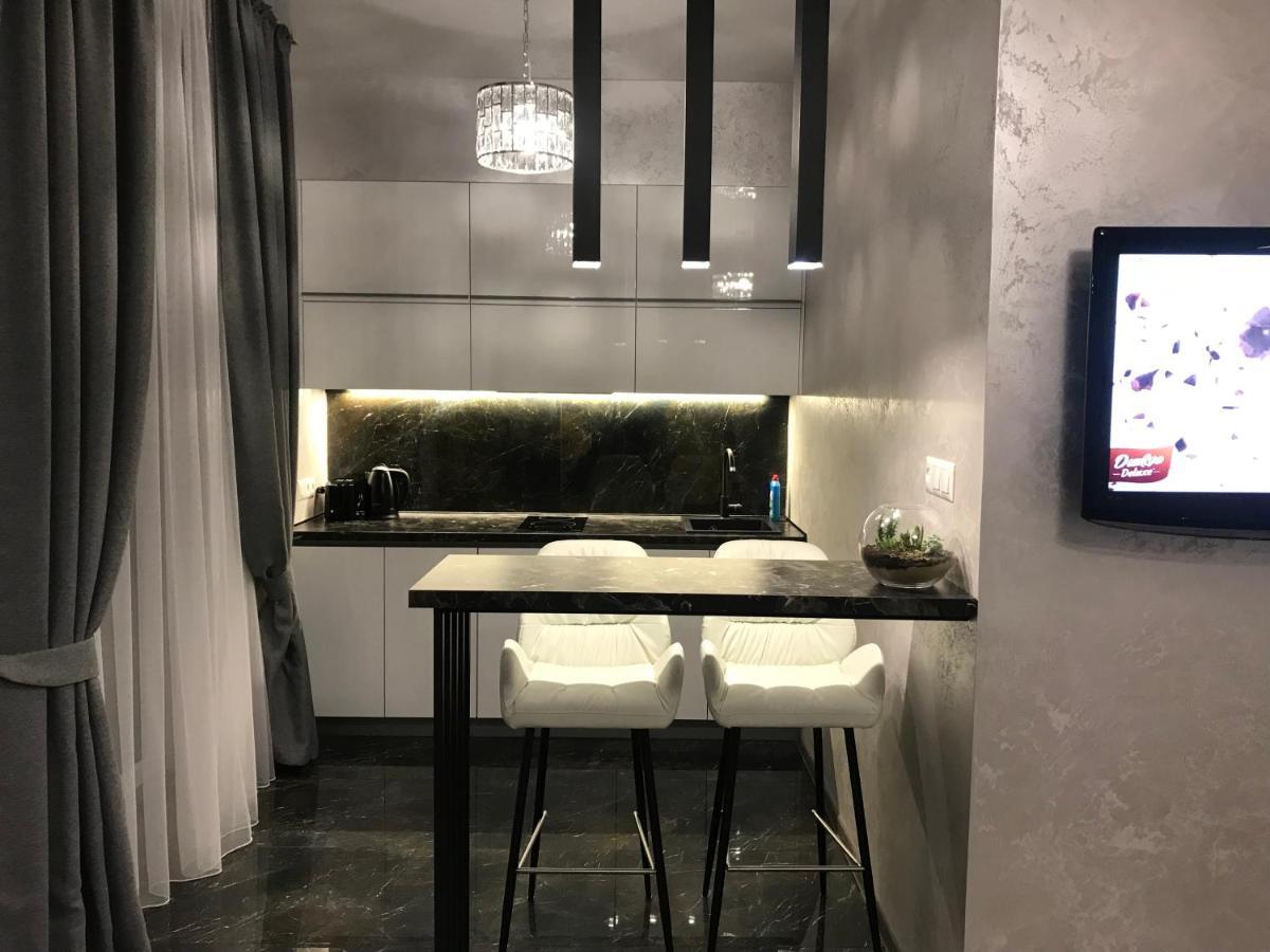 New Luxury Apartment In The Center On Konstitution Square Charkiv Exteriör bild