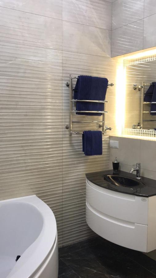 New Luxury Apartment In The Center On Konstitution Square Charkiv Exteriör bild