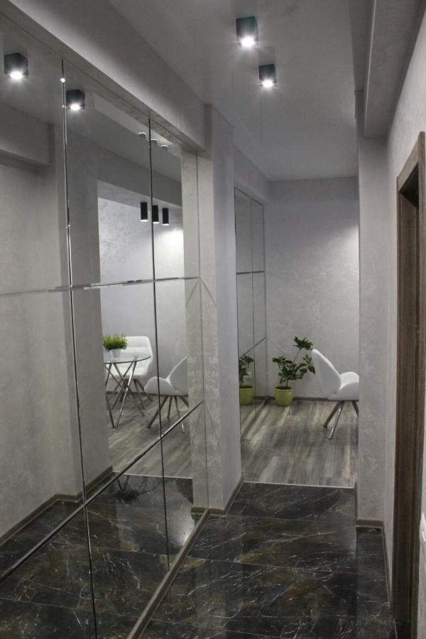 New Luxury Apartment In The Center On Konstitution Square Charkiv Exteriör bild
