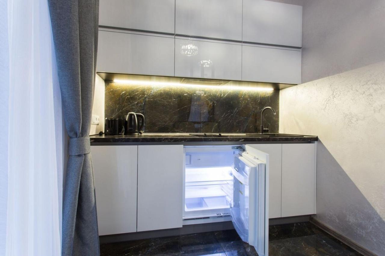 New Luxury Apartment In The Center On Konstitution Square Charkiv Exteriör bild